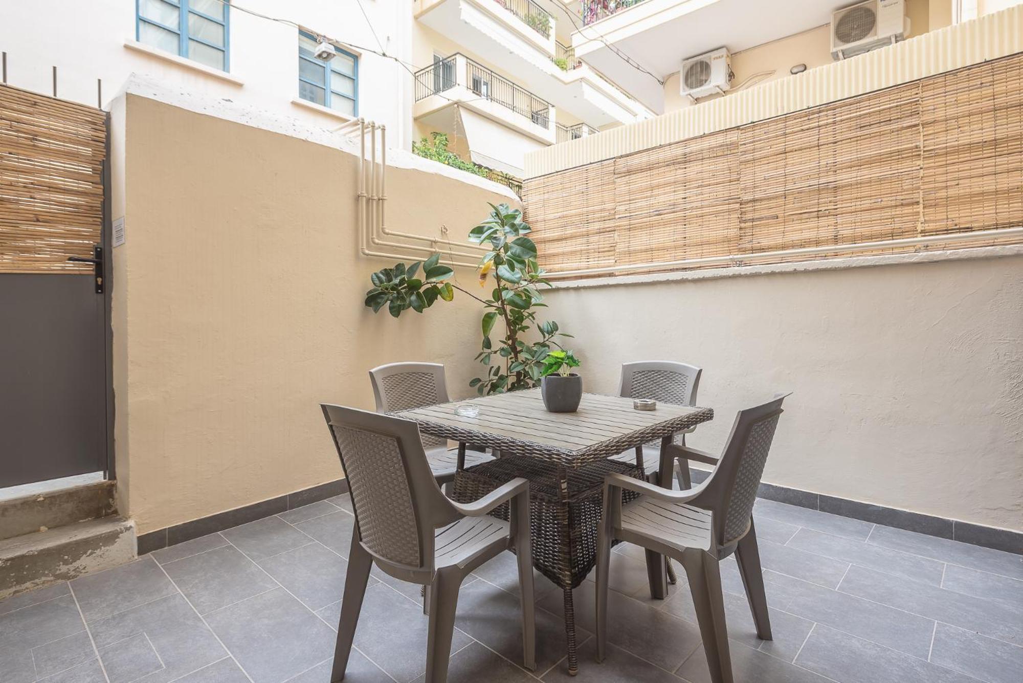 Peaceful And Comfy 2Ba In Athens Heartアパートメント エクステリア 写真